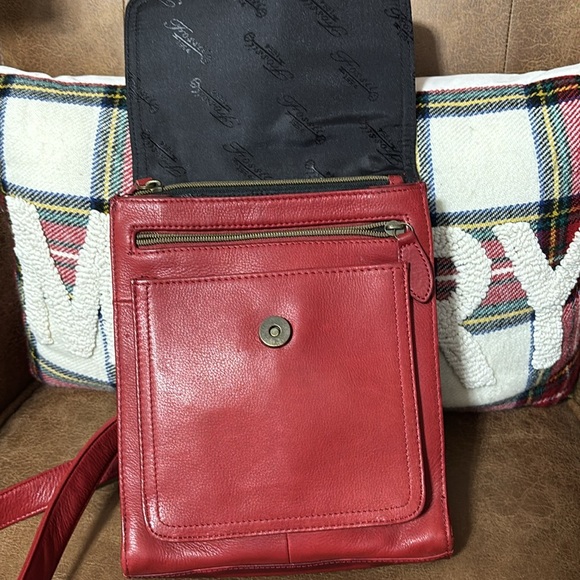 Beautiful Fossil Red Leather Saddle Envelope Crossbody - Picture 6 of 15